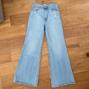 Levi’s Ribcage Bell Size 27
